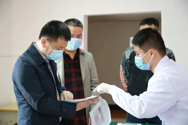 包含欧联集结日走向成谜；斯图加特强势反弹；气氛紧张；医务组通报恢复的词条-星空体育